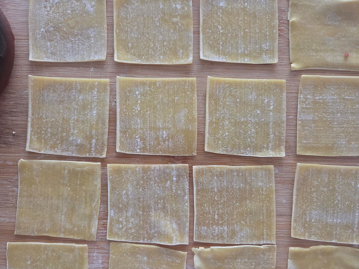 Cut the won ton pastry in 4 smaller pieces.