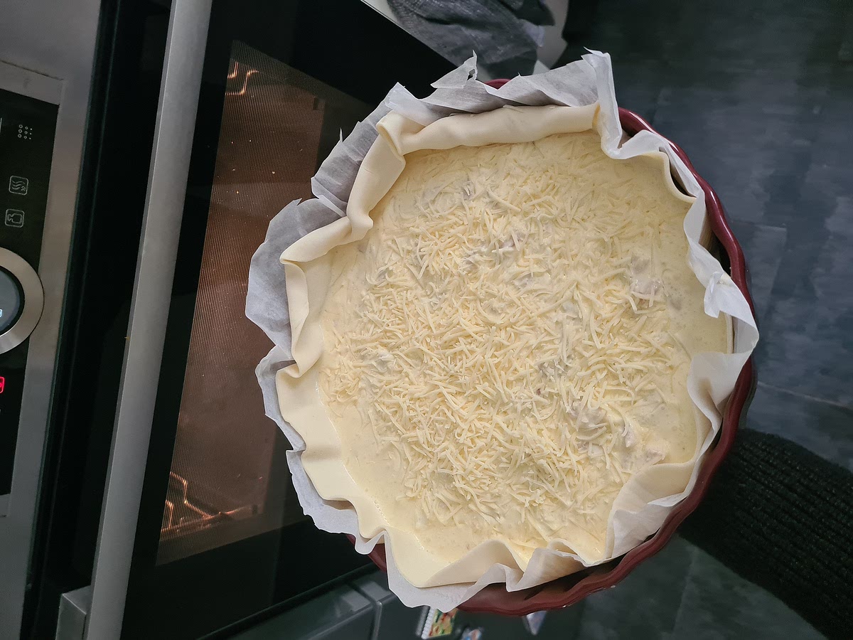 Verser la préparation sur le fond de pâte.
