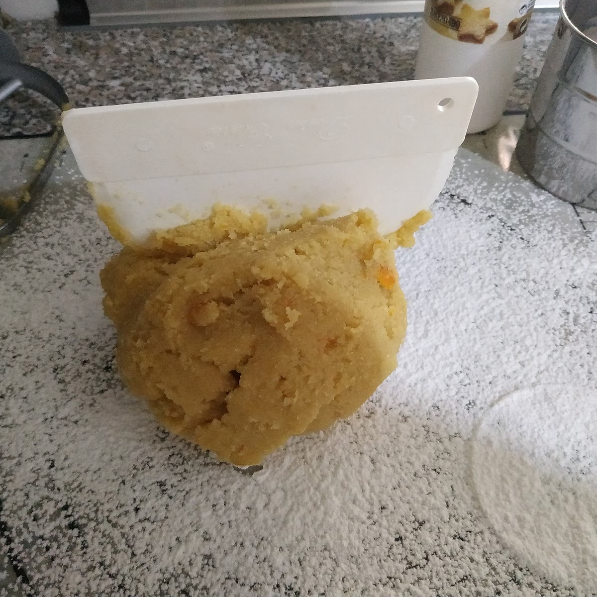 👉👉 control Consistencia: la espátula/rasqueta queda erguida en el medio de la masa.