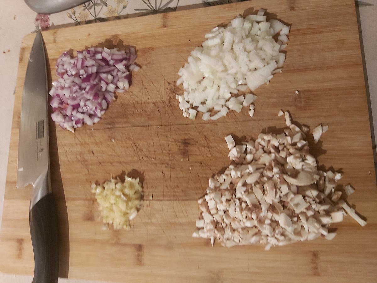 Dice the onions mushrooms and garlic