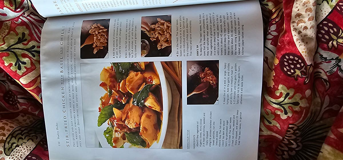 Cook rice.
Fry some basil leaves for garnish until crispy. Remove from pan
Stirfry garlic, onion & chillies until golden.
Stirfry chicken until brown.
Add fish sauce, aminos & sugar.
Add Green Beans and pepper & stirfry until cooked.
Deglaze pan with a little stock water.
Add basil