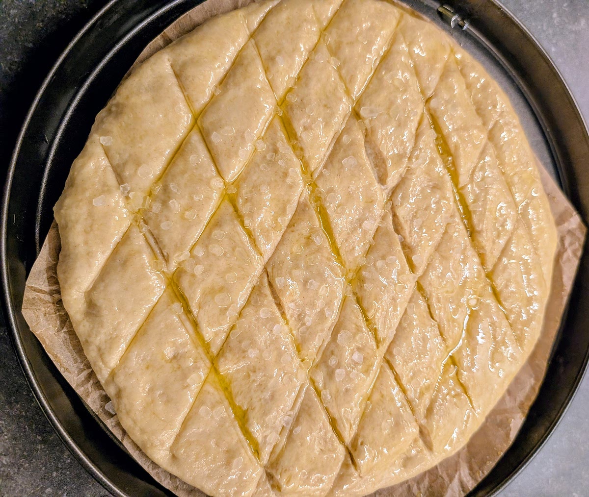 Sprinkle the coarse sea salt over the surface.