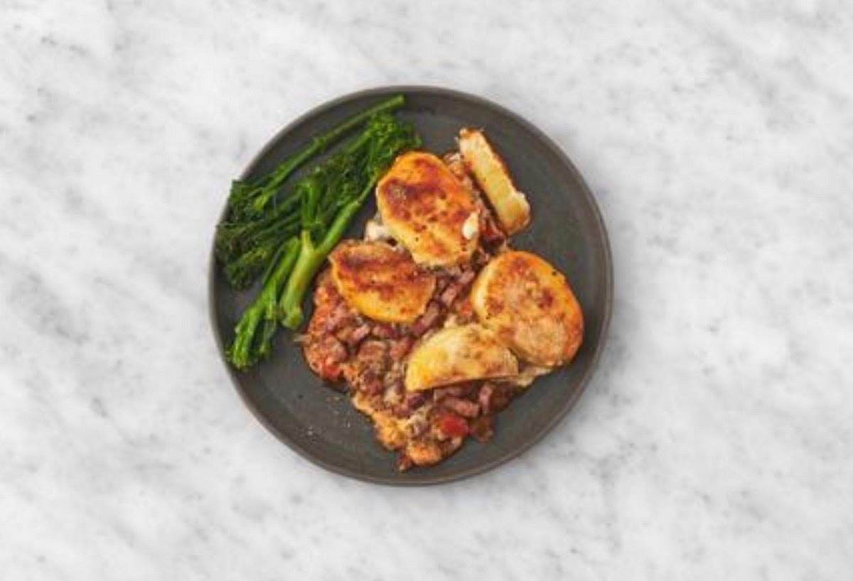 While your pie is in the oven, pop the Tenderstem® broccoli onto a baking tray. Drizzle with oil, season with salt and pepper, then toss to coat. Spread out in a single layer. When the pie has 10-12 mins le , roast the broccoli on
the middle shelf until tender and crispy, 10-12 mins. Once ready, share the dauphinoise cottage pie
between your plates with the broccoli alongside.