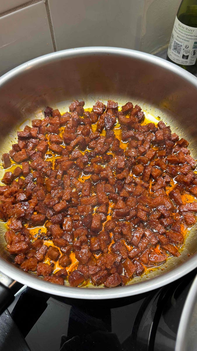 Cuire le chorizo dans une poêle puis mettre de côté.