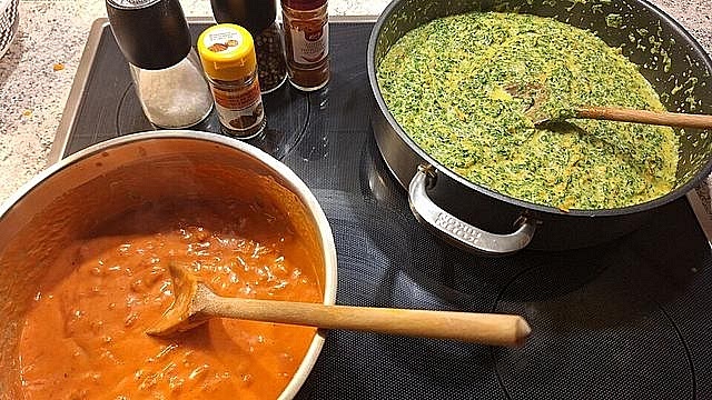 Eine Knoblauchzehe dazu pressen und mit Oregano, Salz und Pfeffer abschmecken. Auch hier muss nicht am Salz gespart werden.