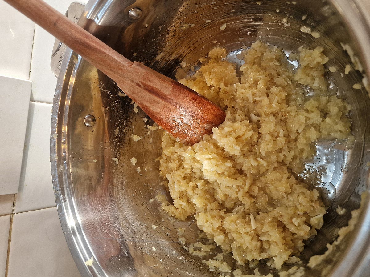 Start by searing the meat in animal fat. Beef tallow works well, I've used pork and goose fat as that's what I had in the fridge. Take out the meat, lower the heat, deglaze the bottom of the pot with a splash of dark beer and add the diced onion. If you want to imitate the flavor of the fire than you can fry the onion quickly over high heat. I still do recommend to do it very slowly over a long period of time. The flavour is just so much better and deeper. Fry it until brown on a very low heat for at least an hour. It really does make a difference in the final product. Salt your onion while frying, this helps it break down and adds depth to the dish, salt as you go, don't leave it to your last step.
