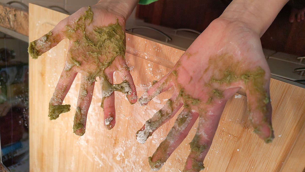 If it's not mochified yet (sticky and together), repeat this last step until it's mochi.
Don't touch with hands without starch or you'll be slimed.