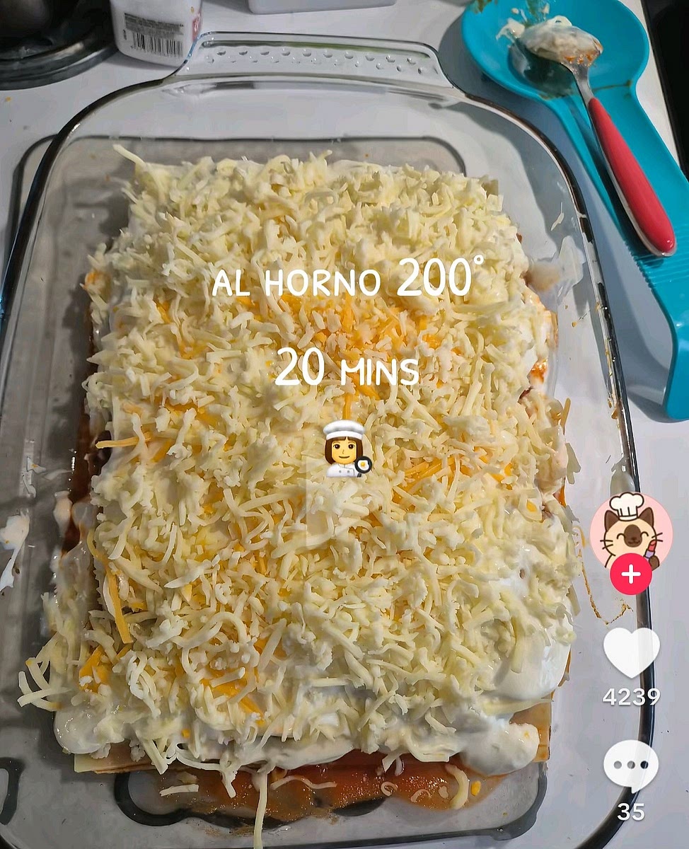 Monta la lasaña
Bechamel
Placa de lasaña
Carne
Bechamel
Queso.
Arriba del todo bechamel y queso