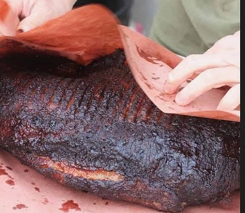 Wrap: Wrap tightly in pink butcher paper (optionally brush with beef tallow).