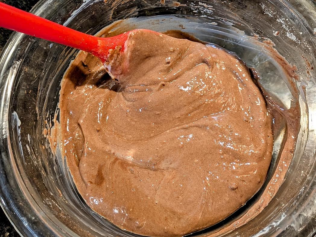 To make this into a chocolate frosting, add 4 tbsp (20 g) cocoa powder