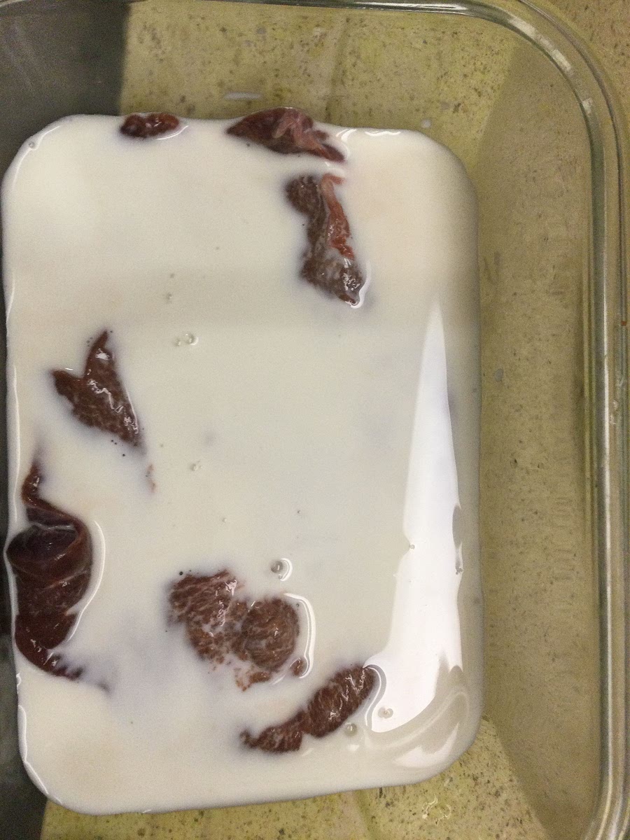 Soak the liver (optional): For a milder flavor, place the liver pieces in a bowl and cover them with milk or buttermilk. Refrigerate for 30–60 minutes, then drain and pat dry with paper towels.