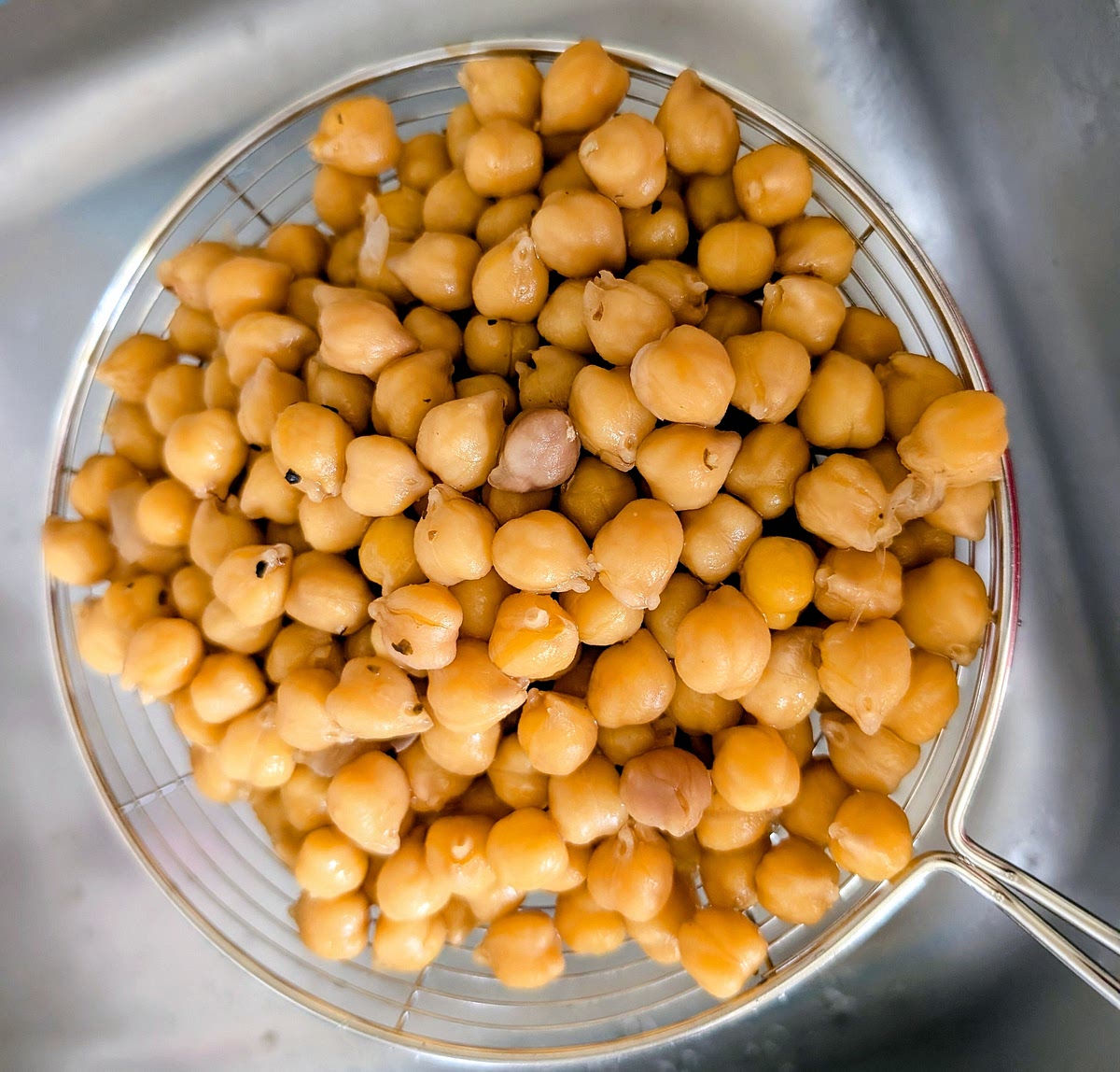 Soak the dry chickpeas in water overnight, then cook them in slightly salted water for 15-20 minutes, and drain them well.
You can alternatively use tinned chickpeas, rinsed and drained. I personally prefer the dry ones.