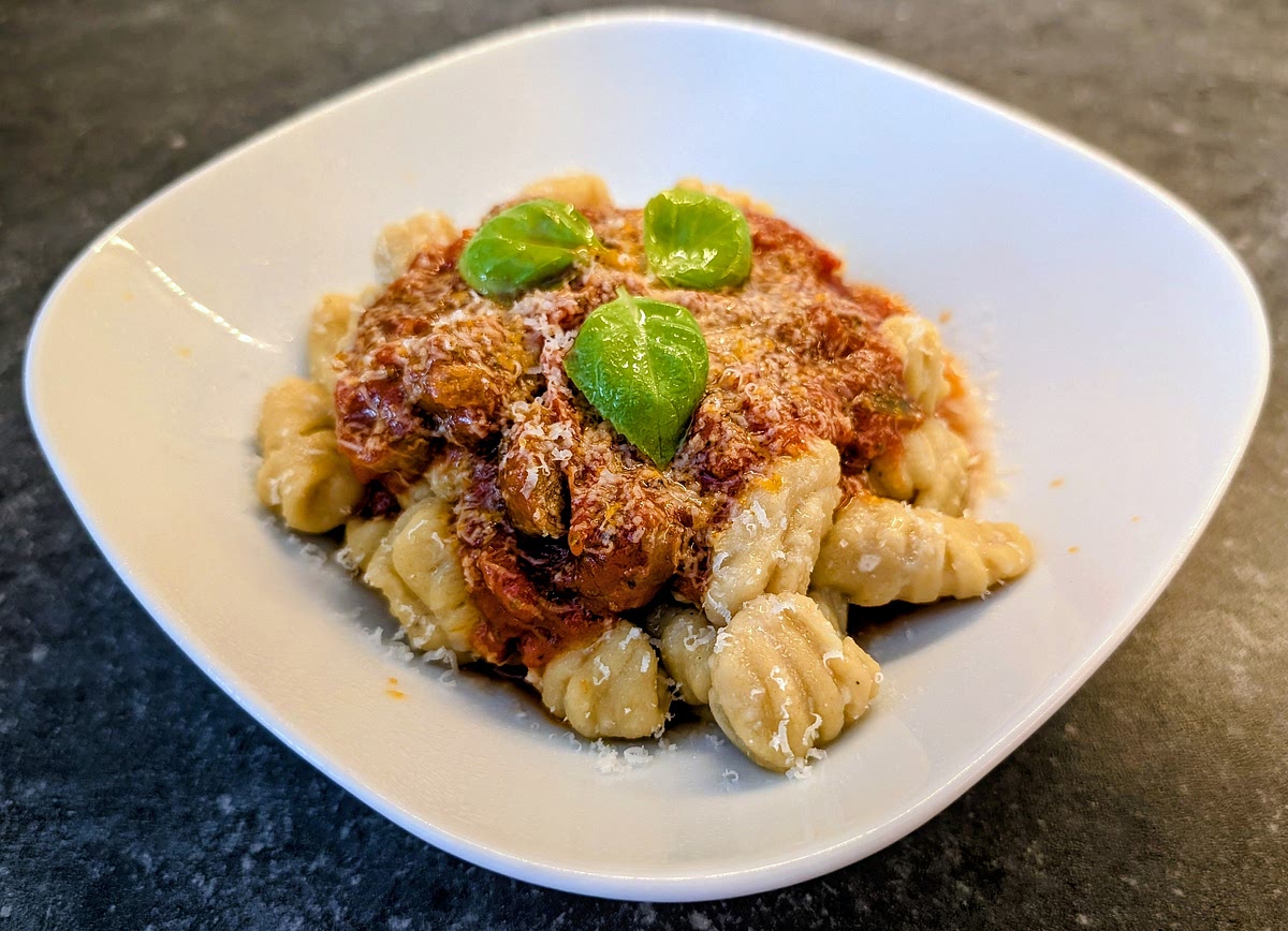 Serve them with your favourite sauce. In this case I used tomato and sausage sauce, but they are also great in a butter, sage and pasta cooking water emulsion, on creamy cheese sauce, or pretty much with any pasta sauce you like. There are few pasta sauce choices on my profile. Enjoy!