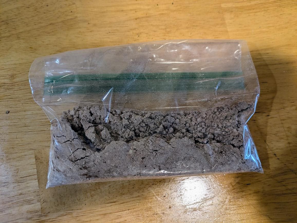 Add all ingredients to a small airtight bag, and shake together.