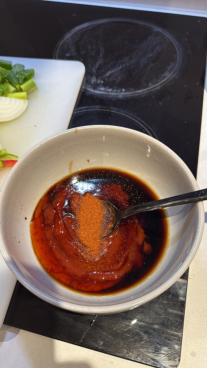 Mix the sweet chilli sauce, light soy, dark soy, ketchup, honey, rice vinegar together in a small bowl.