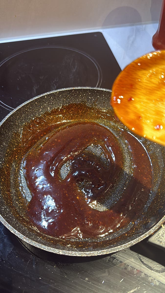 Taste it. Too sweet → little more lemon.
Not spicy enough → more chilli. Too thick → tiny splash of water.