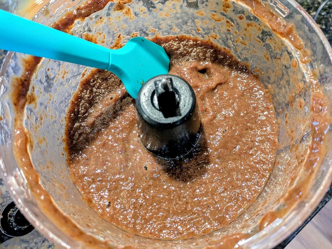 Transfer the dates and the soaking liquid to a food processor. Blend until smooth.