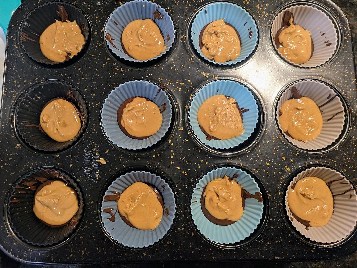 Add 2 tsp (10 g) of peanut butter to the center of each peanut butter cup.
