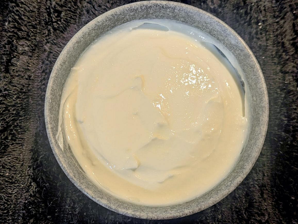 Add yogurt, coconut oil, vanilla extract, and liquid monk fruit to a small bowl. Stir to combine.