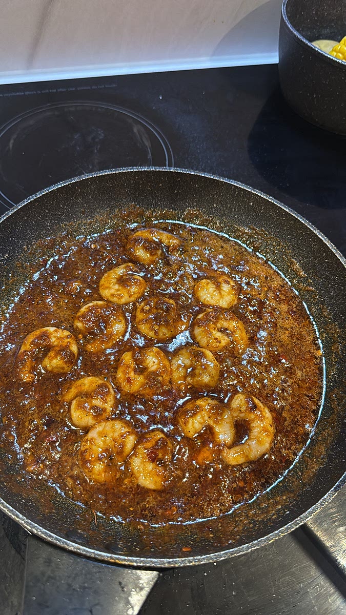Don’t overcook them. Remove the prawns and set aside.