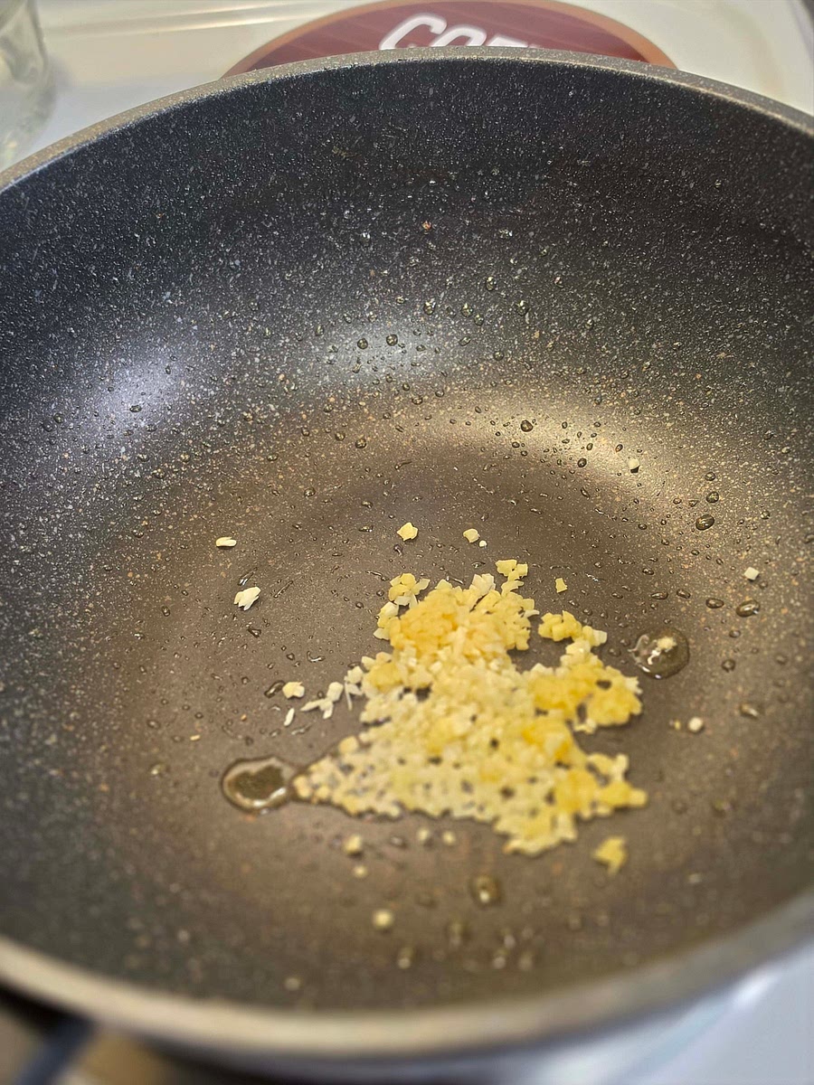 Add garlic and ginger and cook for about 30 seconds.