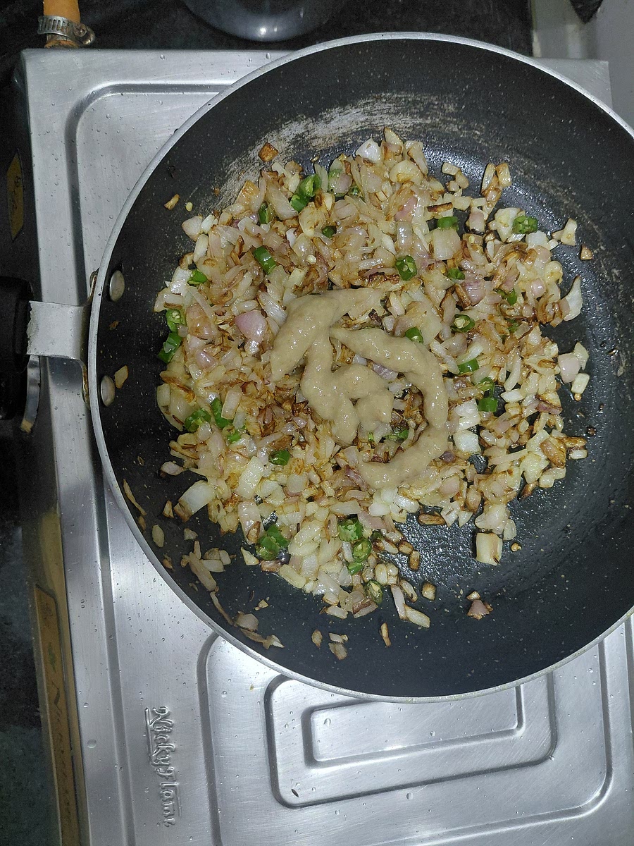 Add 1 tablespoon of ginger garlic paste once the onions caramalised.