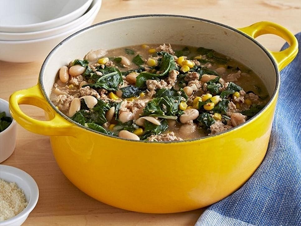 Finish with spinach Add the baby spinach and gently stir through the chili. Cover and cook on HIGH for approximately 5–10 minutes, until the spinach wilts and the chili is hot throughout. Taste and season with salt, black pepper and fresh lime juice. For a thicker chili, simmer uncovered briefly if your slow cooker permits it, or transfer to a saucepan to reduce.