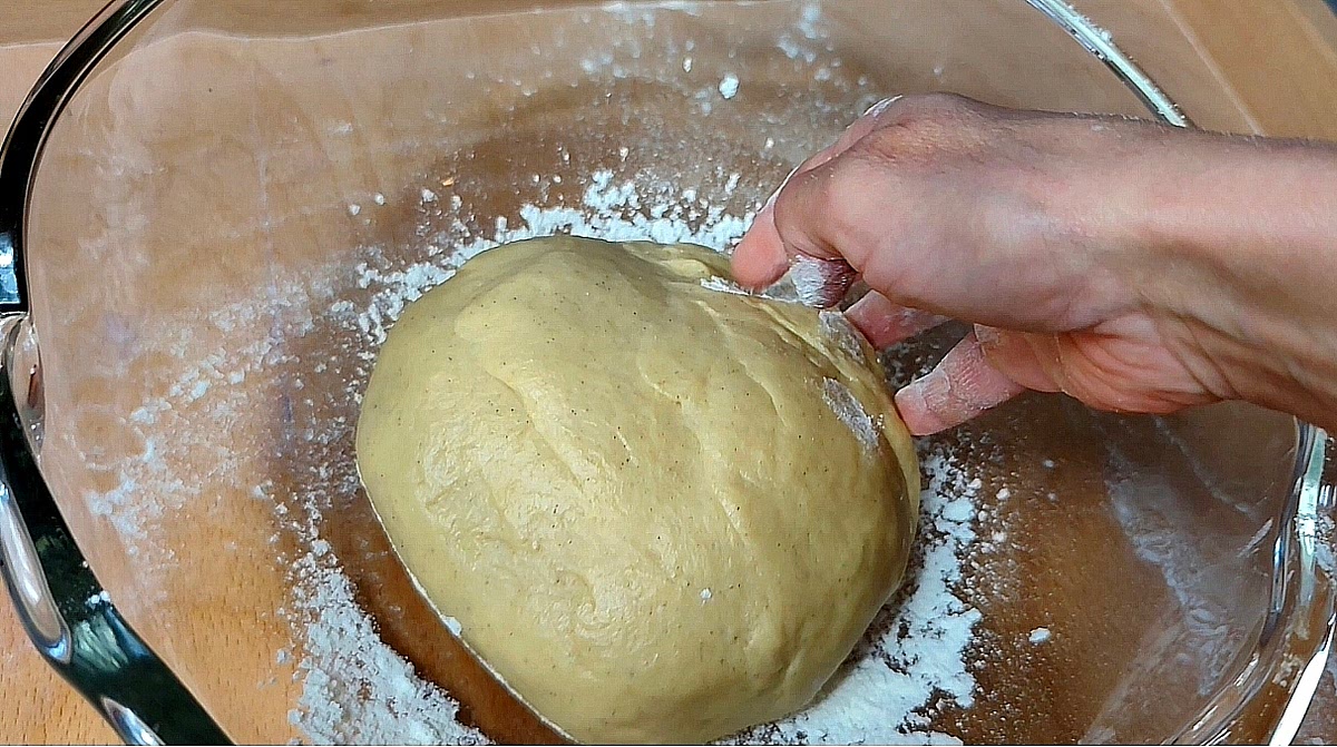 Transfer the ready dough to a large bowl, cover, and leave to rise until doubled in size. Meanwhile, prepare the blueberry and sumac filling.