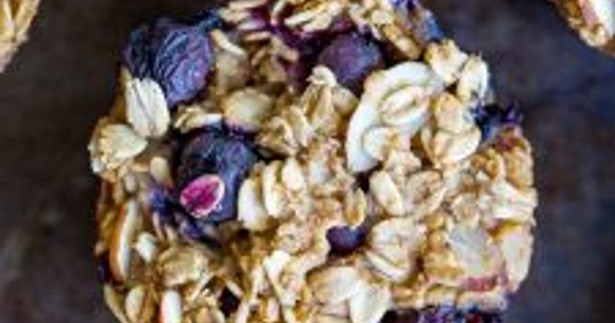 Blueberry Almond Healthy Baked Oatmeal Cups Recipe | Samsung Food App
