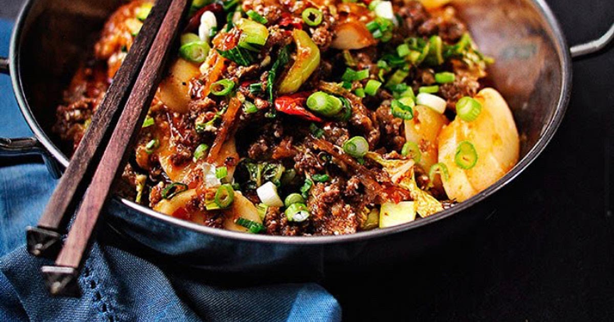 Spicy pork sausage and rice cakes Recipe | Samsung Food App