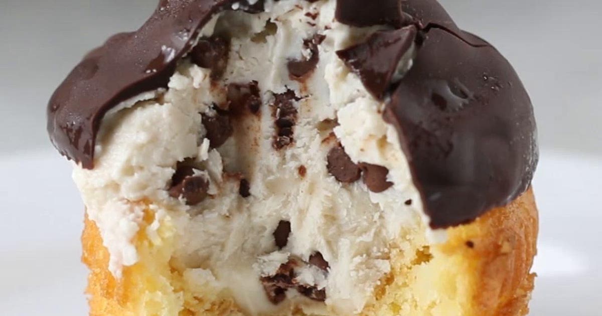 Chocolate-dipped Cannoli Cupcakes Recipe by Tasty | Samsung Food App