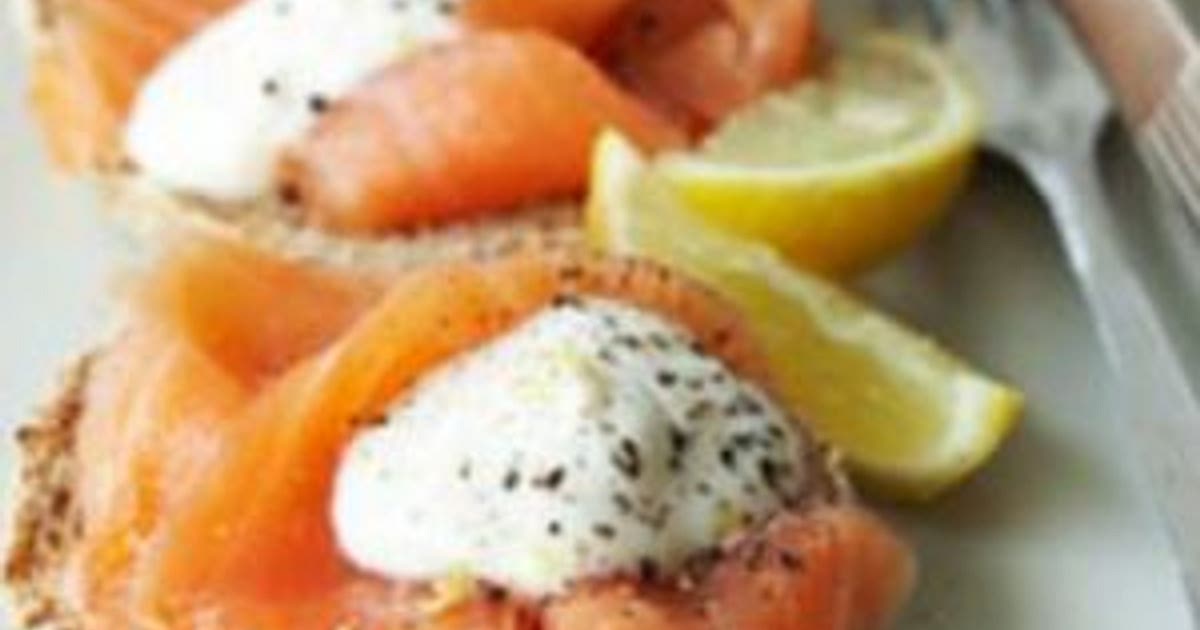Slimming World’s muffins with smoked salmon Recipe | Samsung Food App