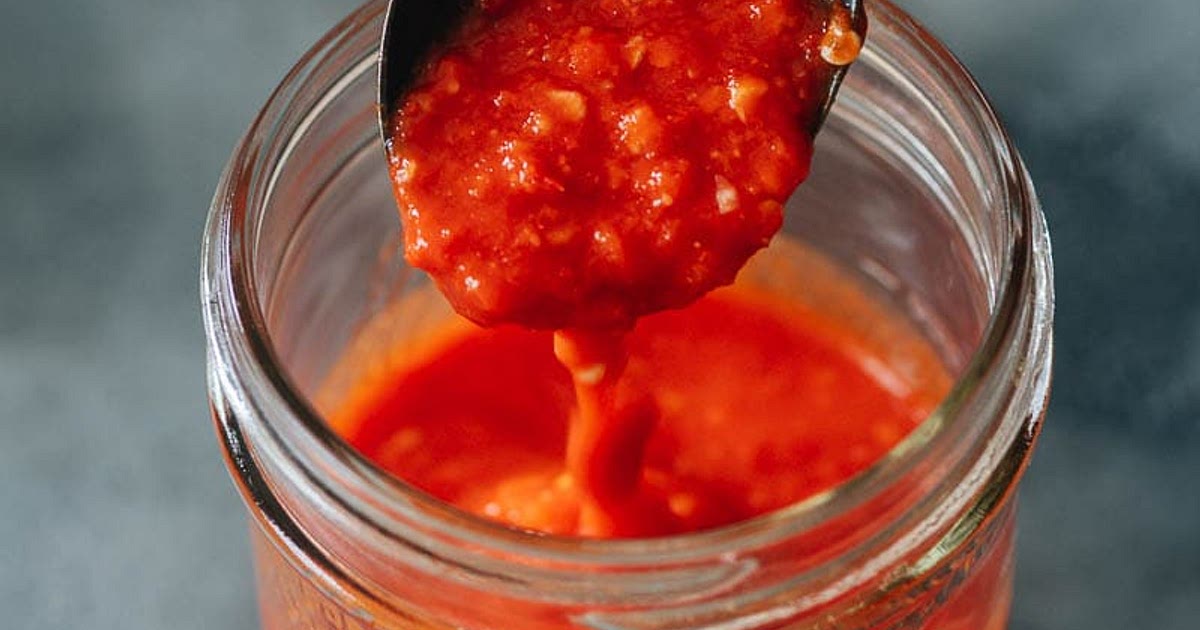 Homemade Chili Garlic Sauce (Huy Fong Brand Copycat) Recipe | Samsung Food App