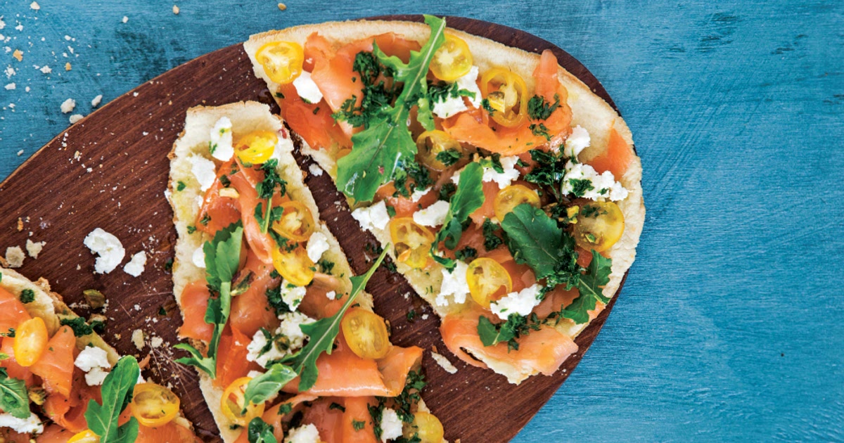 Pizza italiana de salmón y queso de cabra Recipe | Samsung Food App