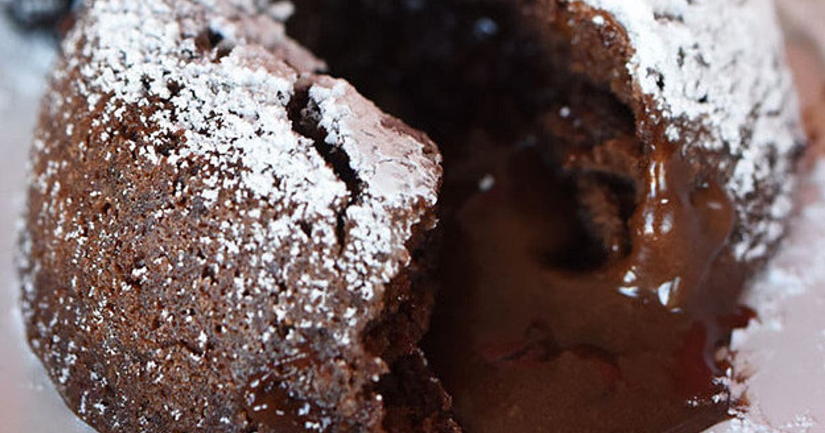 How To Make The Easiest, Most Delicious Chocolate Lava Cakes Recipe | Samsung Food App