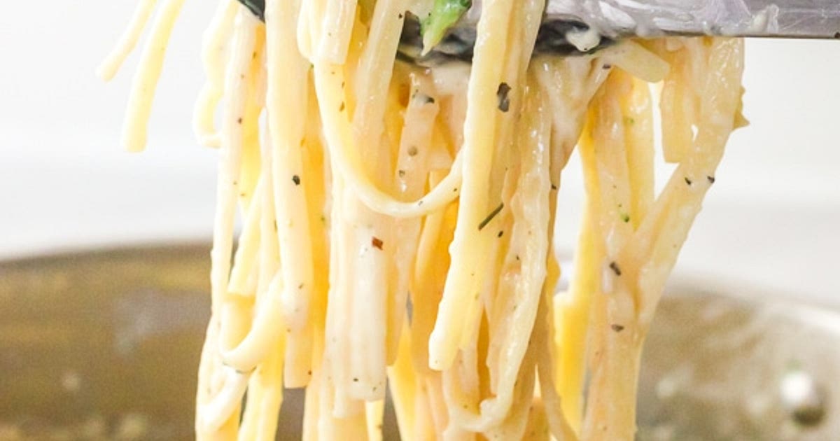 One Pot Creamy Garlic Noodles Recipe | Samsung Food App