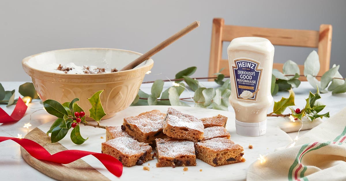 Peanut Butter, Mayonnaise and Raisin Christmas Blondies Recipe | Samsung Food App