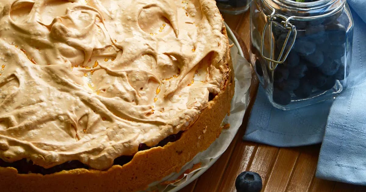 Tarte aux myrtilles et à la rhubarbe meringuée Recipe | Samsung Food App