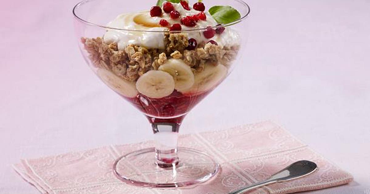 Knuspermüsli mit Banane, Preiselbeeren und Quark Recipe | Samsung Food App