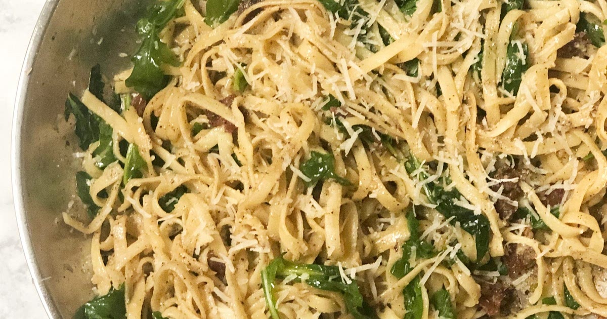 Chrissy Teigen's Lemony Arugula Spaghetti Cacio E Pepe Recipe | Samsung Food App