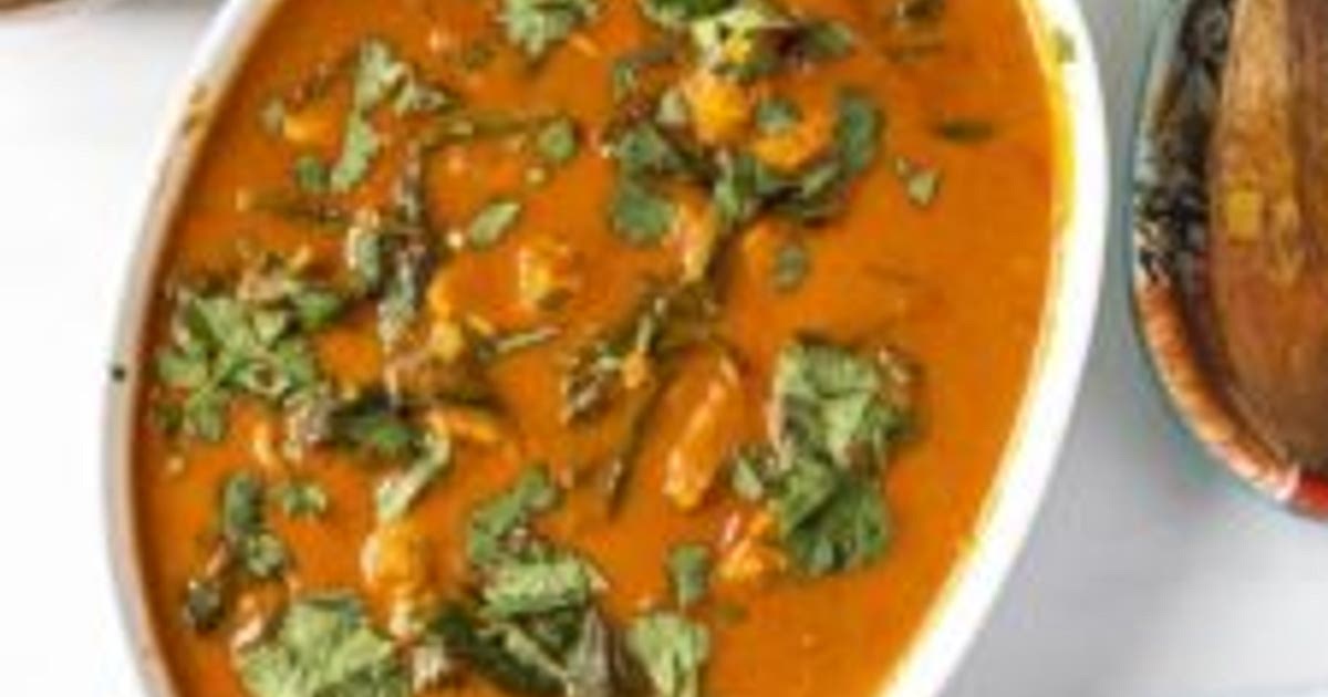 Keto Slow Cooker Chicken Saag Recipe | Samsung Food App