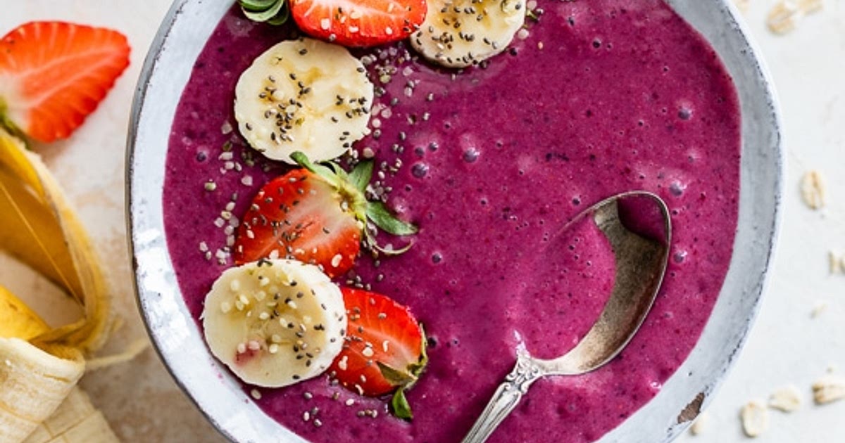 Oatmeal Berry Smoothie Bowl Recipe | Samsung Food App