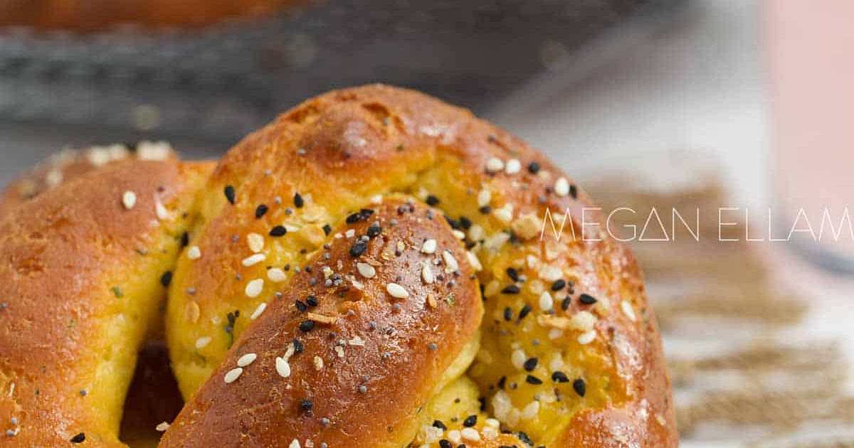 Keto Pretzel - 1g Net Carbs Recipe | Samsung Food App