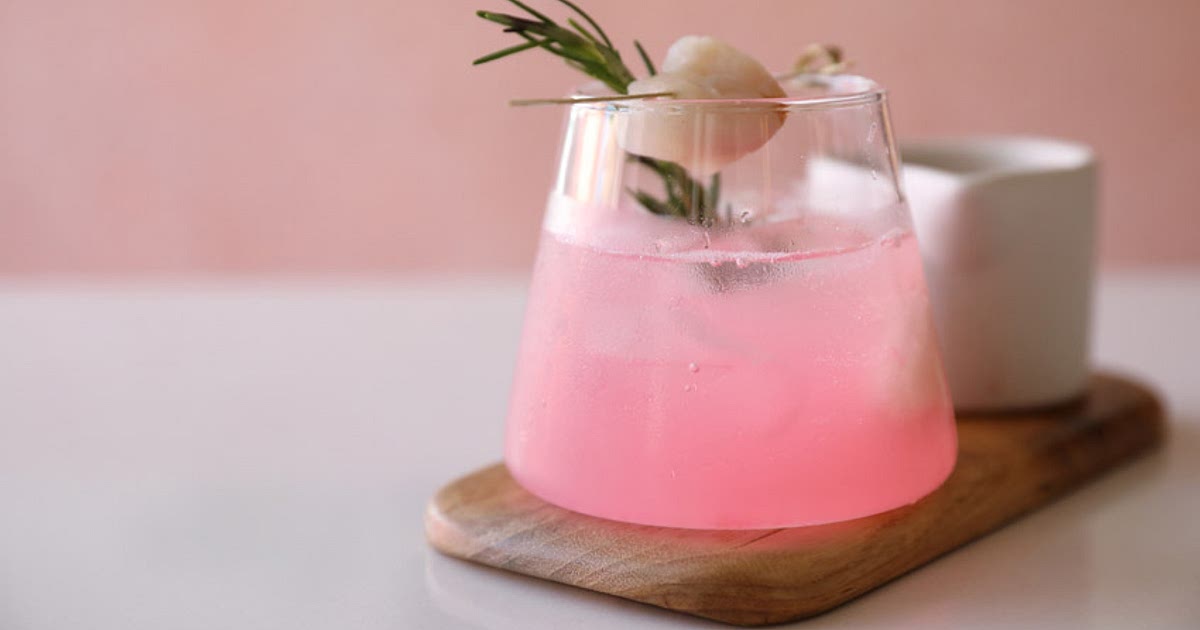 This Gin, Rosé Wine and Lychee Cocktail Is Extravagantly Exotic Recipe | Samsung Food App