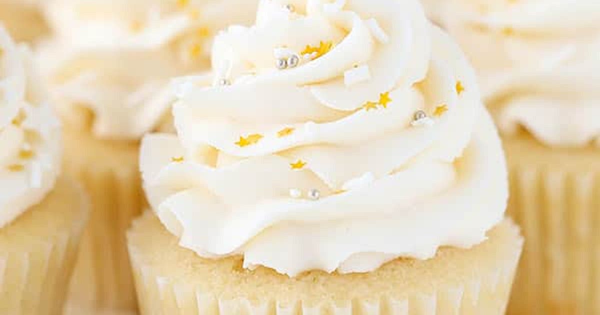 Moist Vanilla Cupcakes Recipe | Samsung Food App
