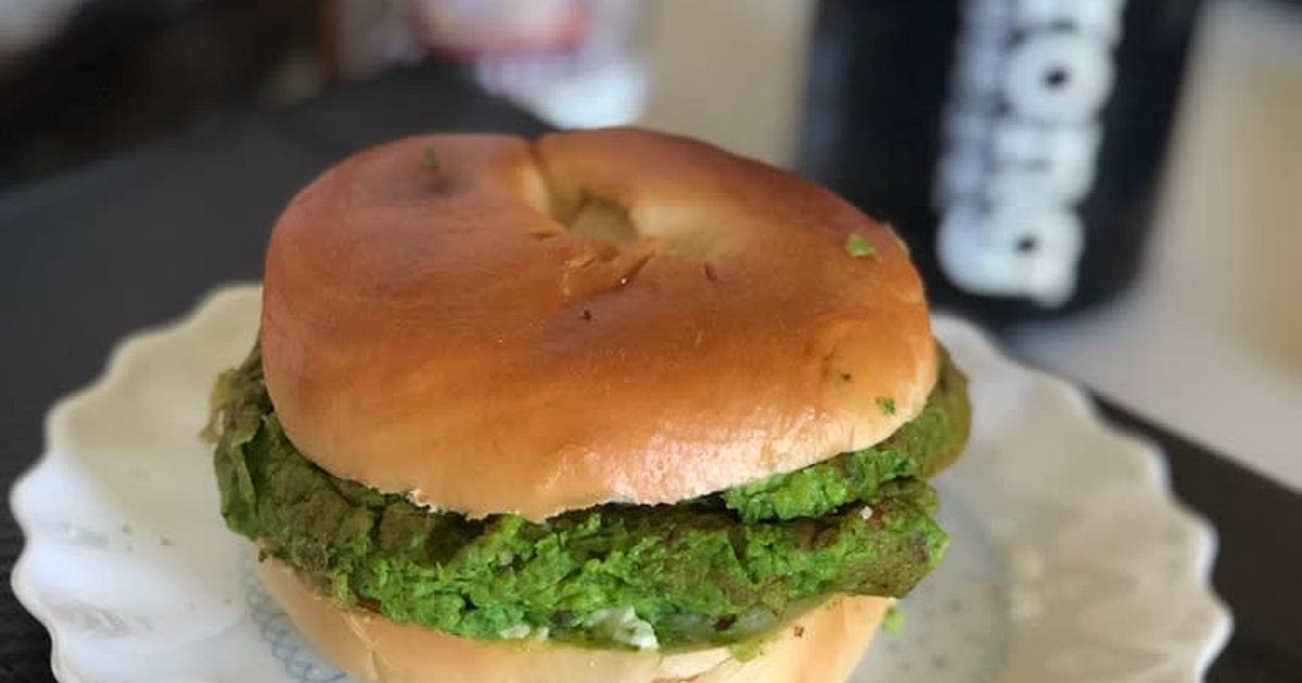 Green Eggs on a Bagel Recipe | Samsung Food App