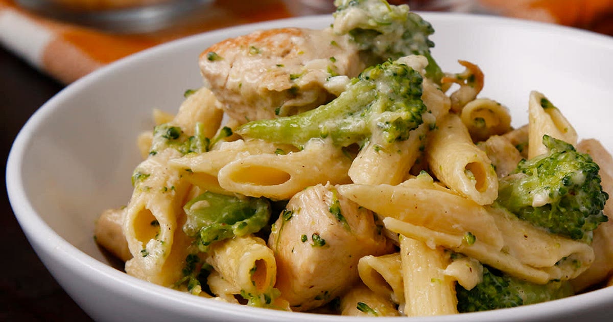 Classic Broccoli Chicken Alfredo Applebee's copycat Recipe | Samsung Food App