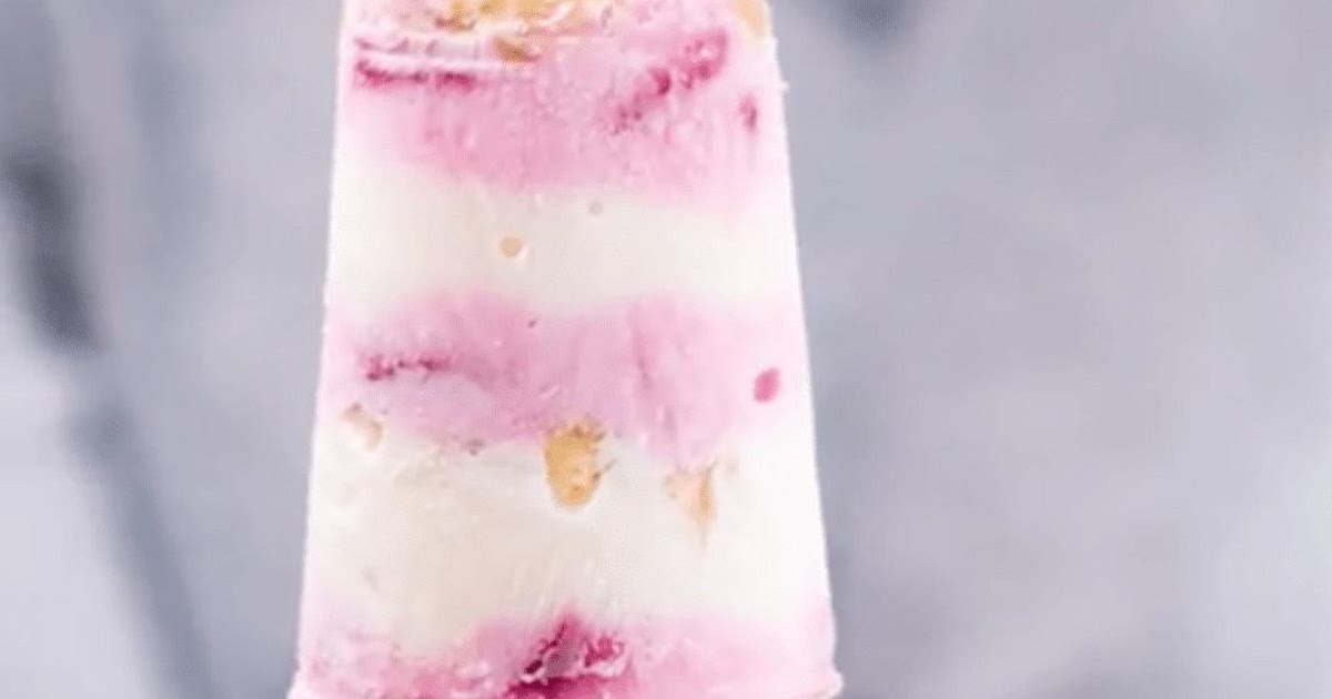 Strawberries and Cream Frozen Yogurt Pops Recipe | Samsung Food App