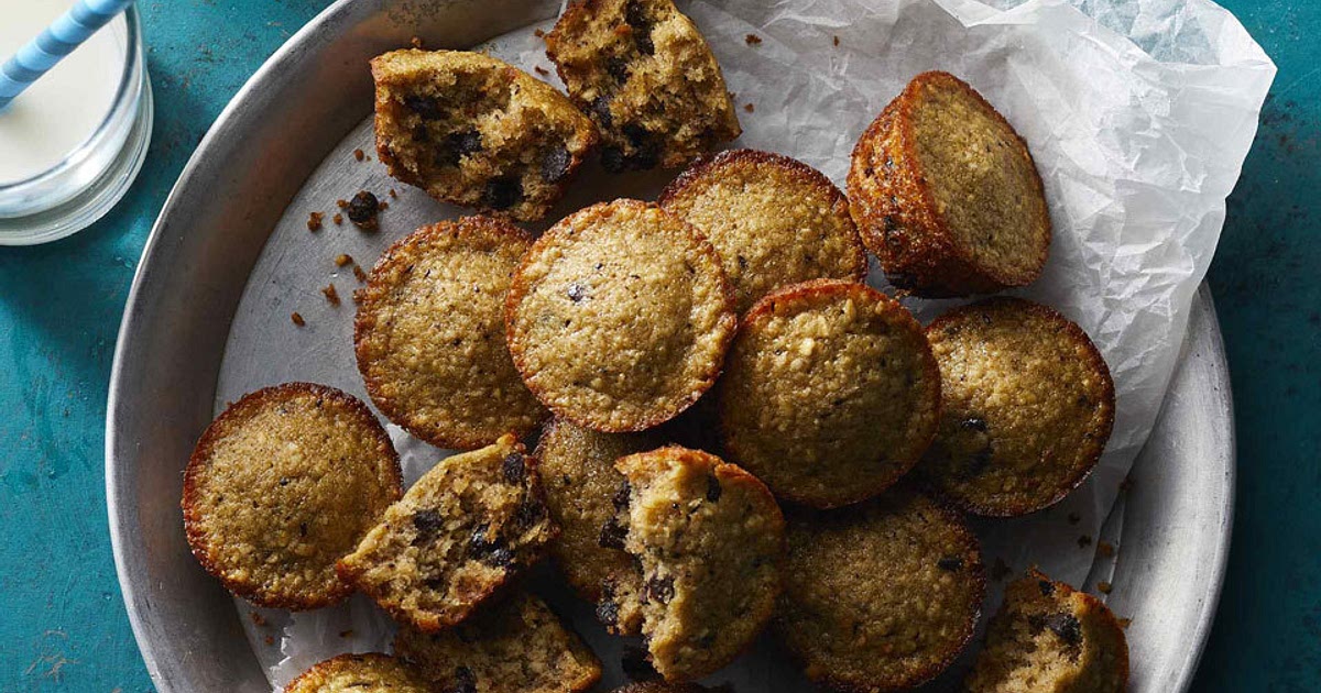 Flourless Banana Chocolate Chip Mini Muffins Recipe | Samsung Food App