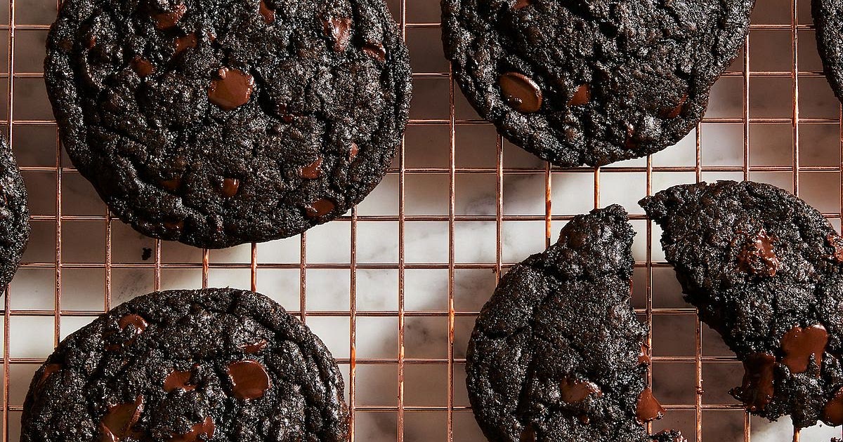 Peanut Butter & Chocolate Chocolate Chip Cookies Recipe | Samsung Food App